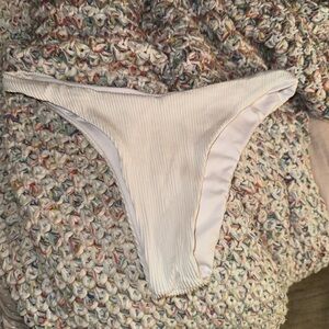 Ribbed bikini bottom